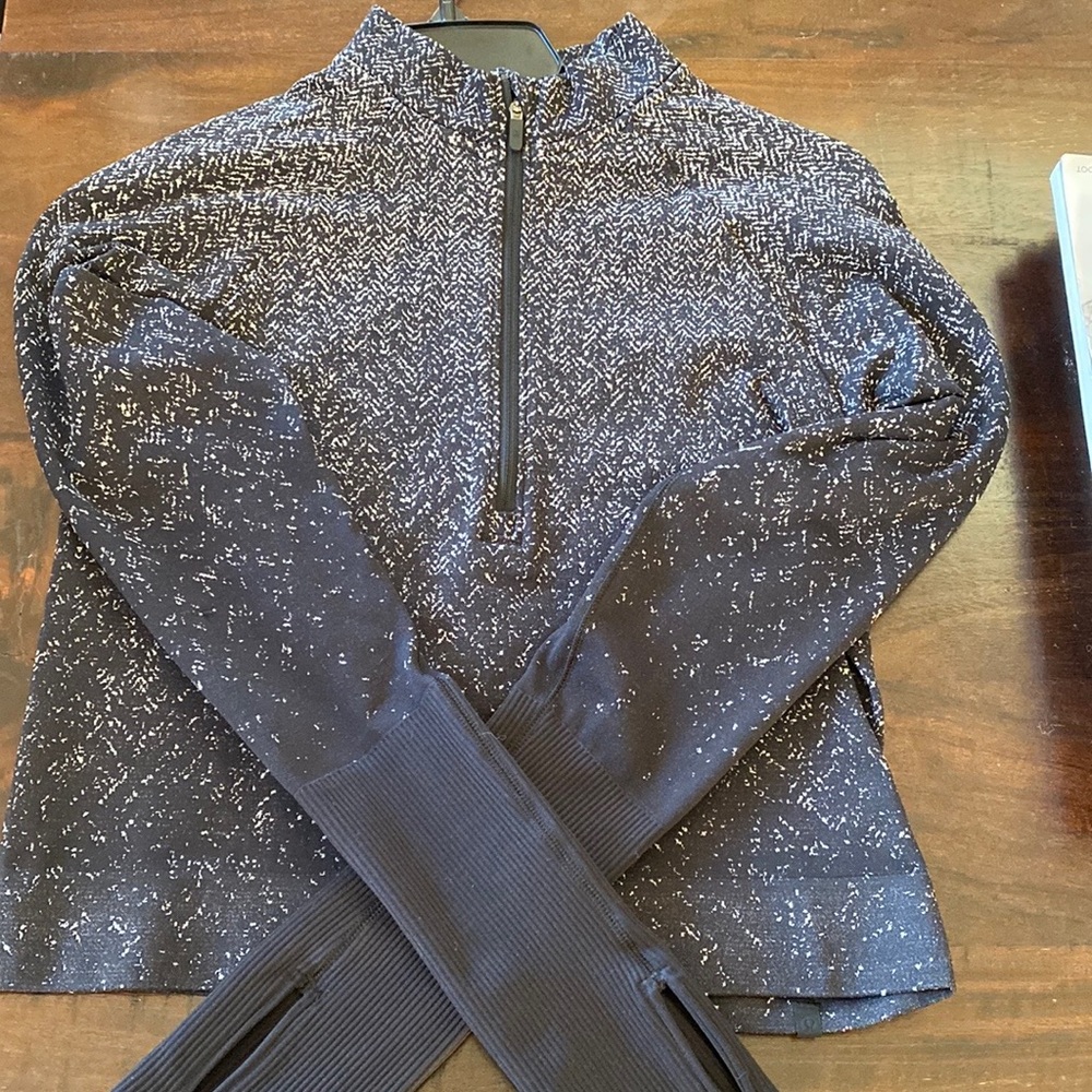 - Lululemon Half Zip Crop with Herringbone detail grey and black